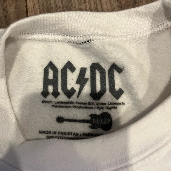 AC/DC sweater - Picture 3 of 3